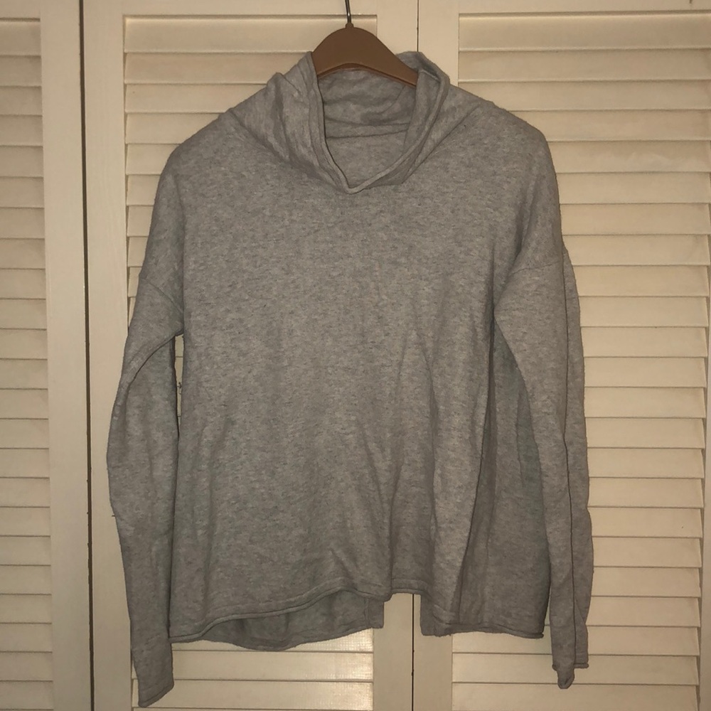 Vineyard Vines Cowl neck sweater